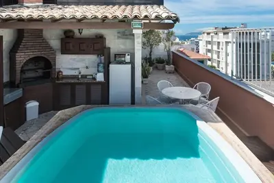 Image de Cobertura com Piscina e Vista Para o Mar na Praia do Forte