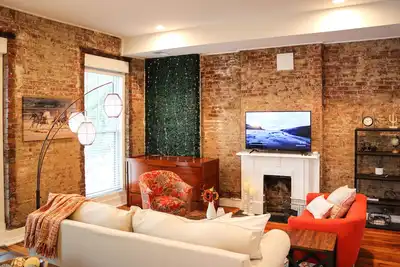 King Bed · Chic Spacious Loft · Great Location!