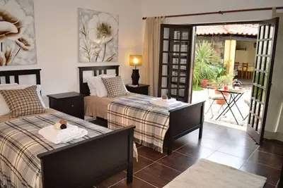 Image de Sleeps22-Garden-HotTub-Pool-Barbecue-Jacuzzi