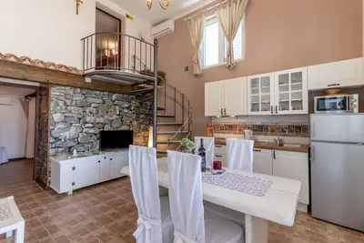 Image de Appartement de deux chambres avec la terrasse Banjol, Rab (A-19804-b)