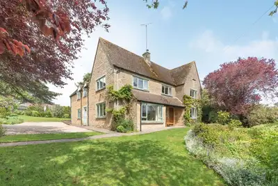 Image de 5 bedroom Cotswold holiday cottage with a superb garden - Elm Bank