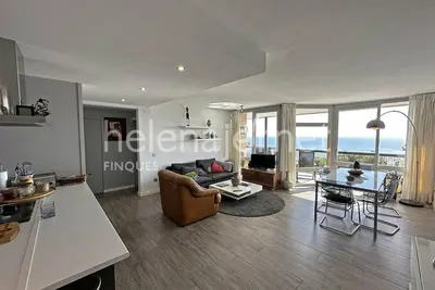Image de Appartement avec vues sur la mer et piscine communautaire