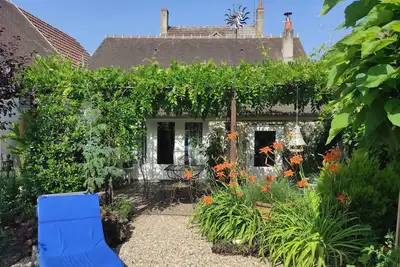 Image de Gîte douillet près canal de Berry: Wifi, jardin fleuri, parking, tout compris, lits faits à l'arrivée