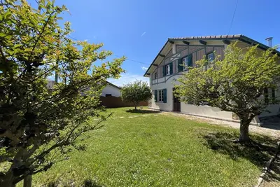 Image de Villa spacieuse pour 9 pers, Ă 5 min de la plage, jardin, Bbq, wifi, parking, parfait pour familles\/amis