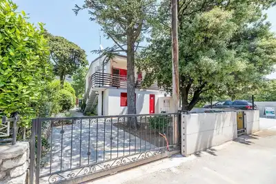 Image de 200 mètres jusqu'à la mer Adriatique cristalline