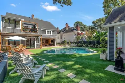 Image de Midtown Mansion with 6 bed 5 bath w pool and sauna