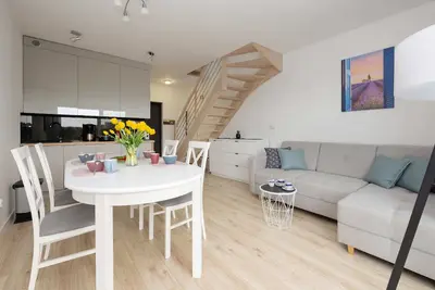 Dwupoziomowy Apartament z Parkingiem - Taras i Balkon - 3 Sypialnie by Noclegi R