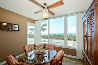 Image de Beach Front Condo - B105. Free Boat Docs & WiFi