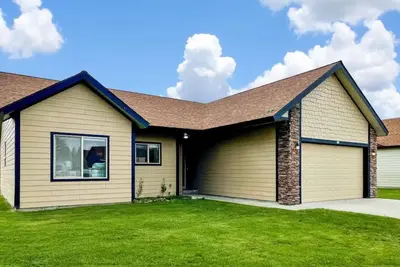 Image de Cozy Donnelly Bungalow w\/ Neighborhood Playground