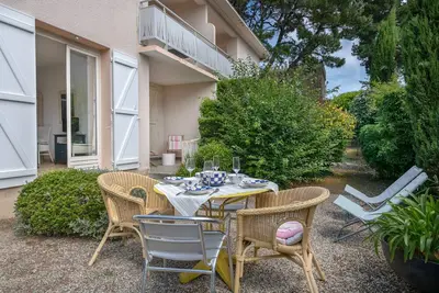 Image de Rez de jardin à 400m de la Plage pour 4
