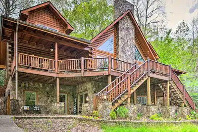 Image de Hike, Fish & Golf: Burnsville Retreat w/ Deck!