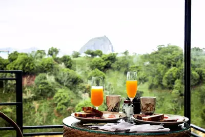 Image de Glamping the Mountain More than one night
