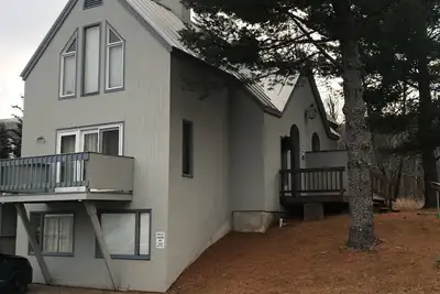 Image de Family Friendly Four Br On The Mountain Sleeps 10, Boot Room, 3 Floors Ski In-out