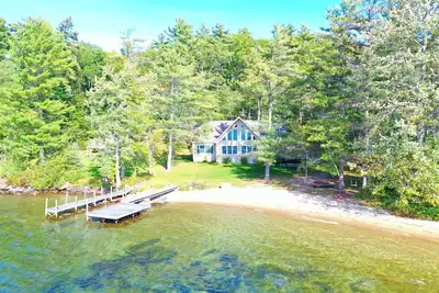 Image de Winnipesaukee Lake Home for 12 with Large Sand Beach