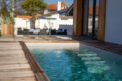 Image de Maison contemporaine avec piscine Anglet 5 cantons