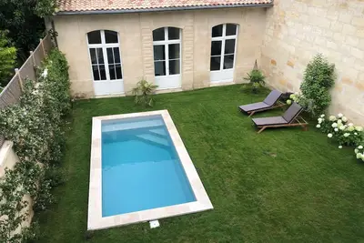 Image de Belle maison bordelaise avec piscine!