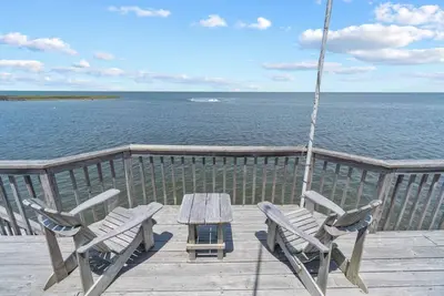 Image de Summer Savings - Soundfront Dog Friendly w/ Hot Tub, Private Windsurfing Access