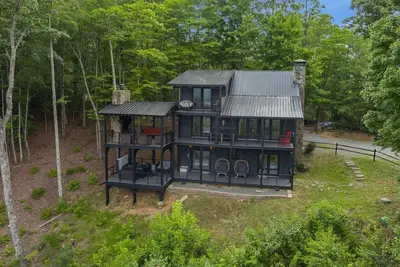 Image de Top of the Mountain | Breathtaking Views | Hot Tub