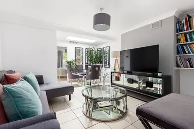 Image de 2 Bed Garden Flat in Oval