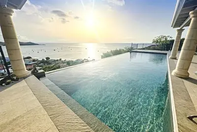 Image de Chambre Bleue dans Villa Diamant, piscine, vue mer