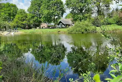 Image de Converted farmhouse on estate with swimming and fishing pond, jacuzzi\/sauna (paid)