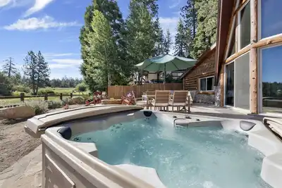 Image de Big Bear Den Ski Haus Retreat w/ Hot Tub at Big Bear