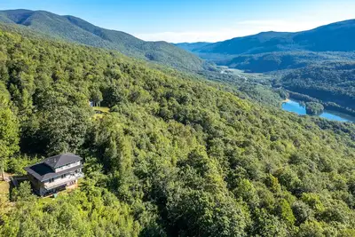 Image de 7 bed\/3 bath and 2 kitchens Mountain Top House near ski\/horse show