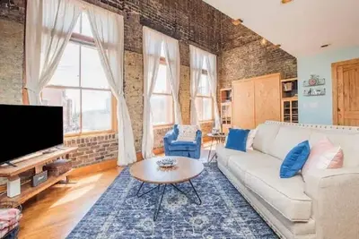 Image de Downtown Loft - Pet Friendly - 2 Queen Beds
