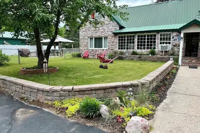 Image de %Off 7/28 Days 20 gst /pet - 3, 600 sq. ft. ranch 0. 5m to Crystal Mountain resort
