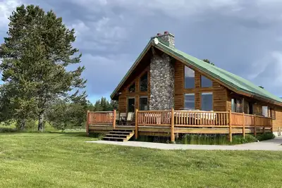 Image de Spacious 3-bedroom cabin with panoramic views!