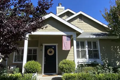 Image de New! Beautiful Home in Heart of Napa Valley