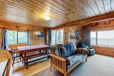 Image de Three cabins in one - lakefront property - dog-friendly