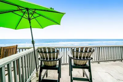 Image de Dreamy waterfront escape with balcony, high-speed WiFi, & beach access