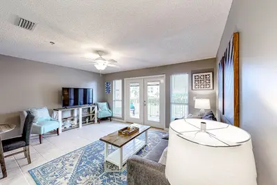 Image de Stunning condo with, pool, hot tub, washer/dryer, & views of the Gulf