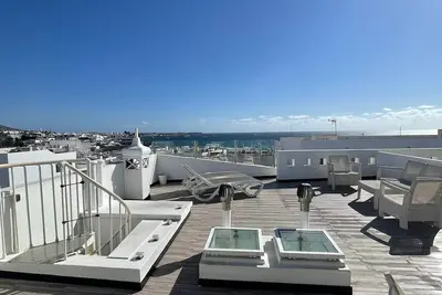 Image de Town centre apartment, close to bars, restaurants & beaches.