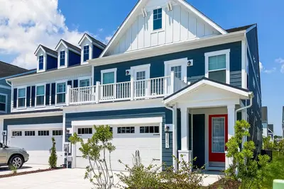 Image de Bayside Resort home with balcony, Ac & paid-access pools & hot tub