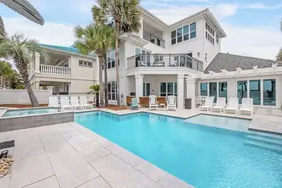 Image de 7 Br - 7. 5 Ba Home | Gulf Views | 50 Steps To Beach | Private Resort Pool