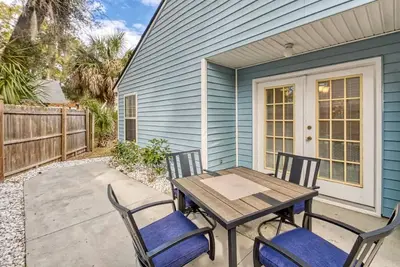 Image de Snug As A Bug On The Island