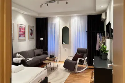Image de 1890's Apartment in the Main Street