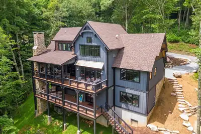 Image de Knotty by Nature at Eagles Nest - views, game room, outdoor fireplace, firepit