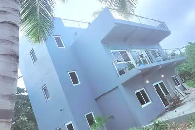 Image de Huge modern Beach Villa dream 4 stories 360 views reef and lagoon