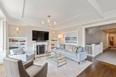 Image de New Listing Discount! Gorgeous Russian Hill 2br Flat with Bay Views.
