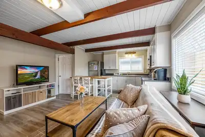 Image de Lucky Duck Bungalow, Close to downtown and U of O