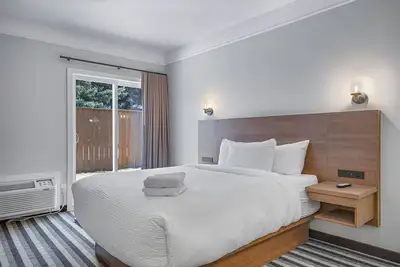 Image de Northwinds | Double Queen + King Adjoining Room