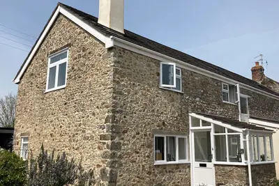 Image de Cosy Cottage in East Devon - parking onsite. Beaches and countryside close by.