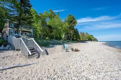 Image de A Charming Door County Cottage