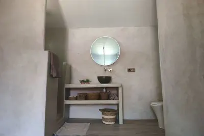 Image de Paisible appartement avec sa cour fermée