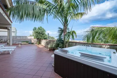 Image de Villa Emy avec vue sur la mer, jardin et Wi-Fi.