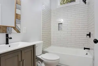 Image de Cozy, quiet, charming house, 5 min away from French Quarters