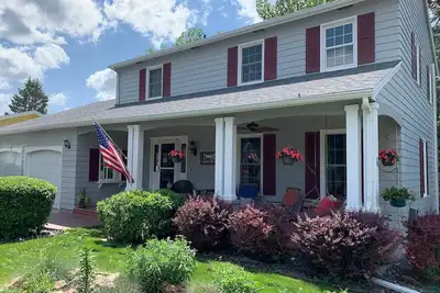 Image de Beautiful four bedroom Rapid City home with attached two car garage.